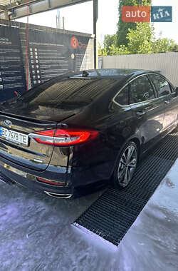 Седан Ford Fusion 2019 в 