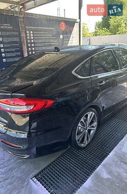 Седан Ford Fusion 2019 в Львове