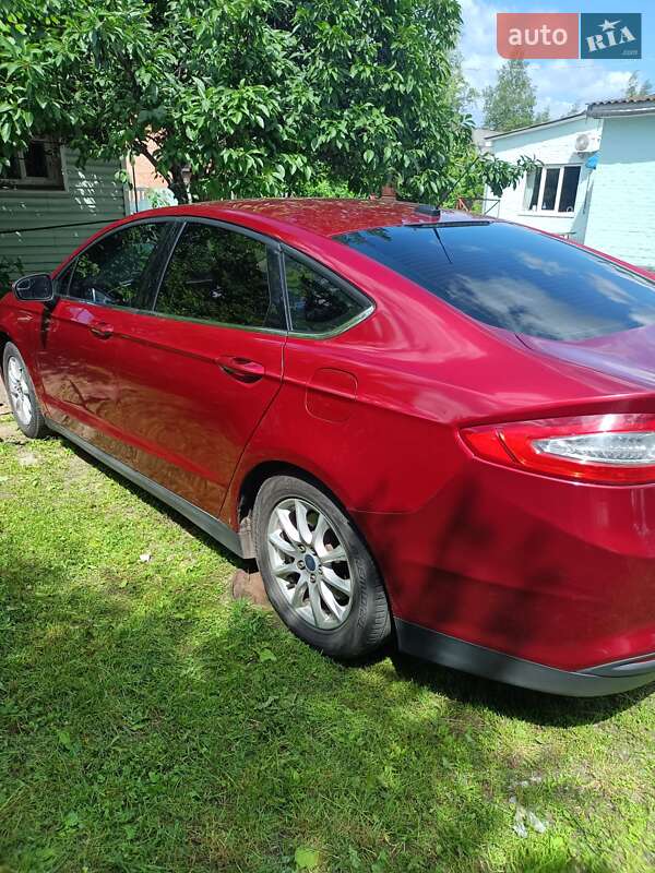 Седан Ford Fusion 2016 в Прилуках