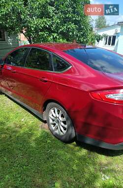 Седан Ford Fusion 2016 в 