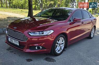 Седан Ford Fusion 2016 в 