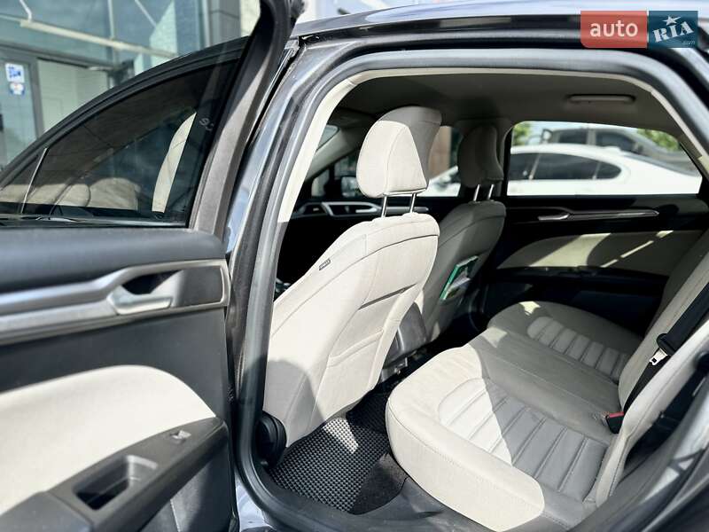 Седан Ford Fusion 2016 в Києві