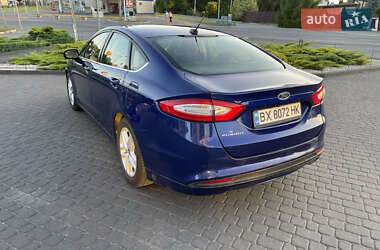 Седан Ford Fusion 2016 в 