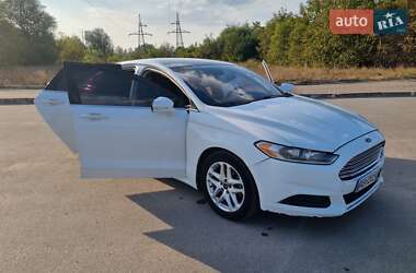 Седан Ford Fusion 2015 в 