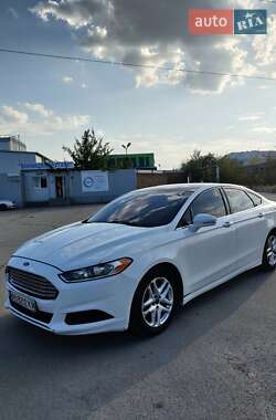 Седан Ford Fusion 2015 в 