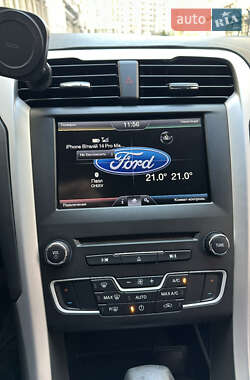 Седан Ford Fusion 2016 в 