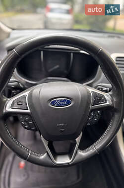Седан Ford Fusion 2016 в 