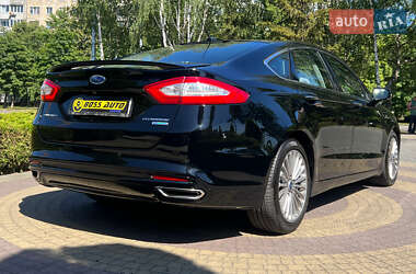 Седан Ford Fusion 2015 в 