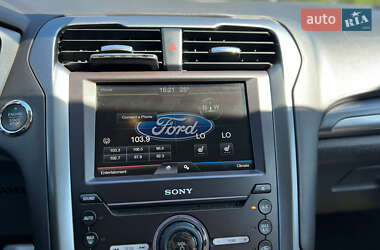 Седан Ford Fusion 2015 в 