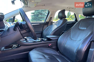 Седан Ford Fusion 2015 в 