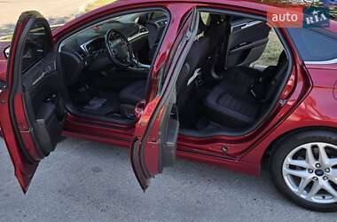 Седан Ford Fusion 2016 в 