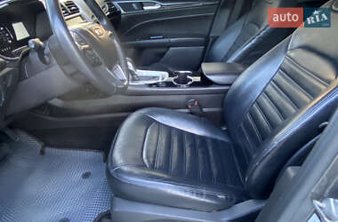 Седан Ford Fusion 2015 в 