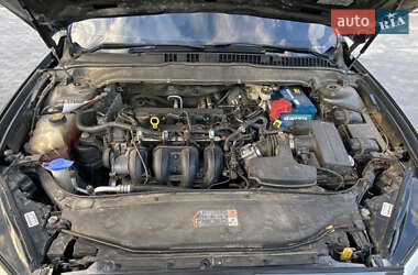 Седан Ford Fusion 2015 в 
