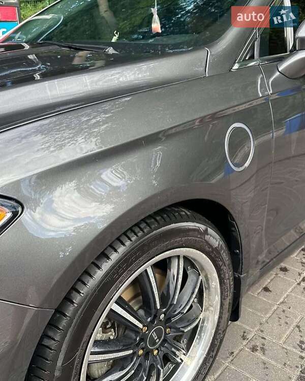 Седан Ford Fusion 2018 в Львове