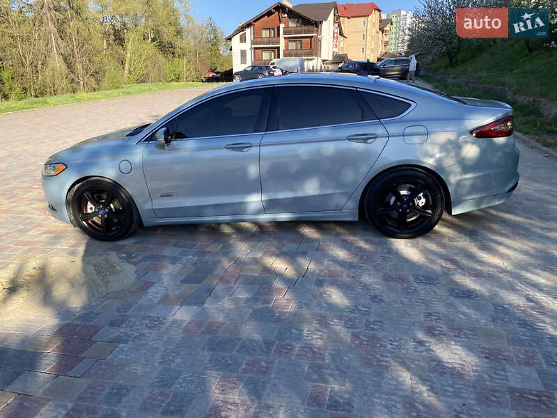 Седан Ford Fusion 2014 в Тернополе