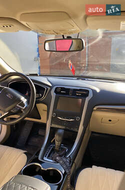 Седан Ford Fusion 2014 в 