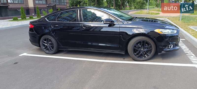 Седан Ford Fusion 2016 в Чернігові