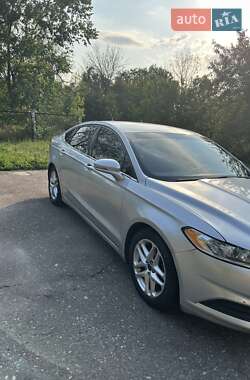 Седан Ford Fusion 2016 в 