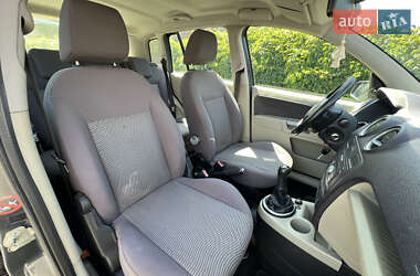 Хэтчбек Ford Fusion 2009 в 