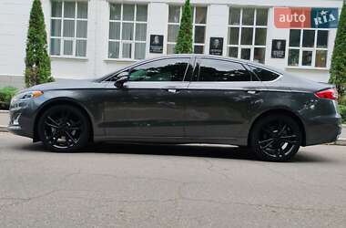 Седан Ford Fusion 2020 в 