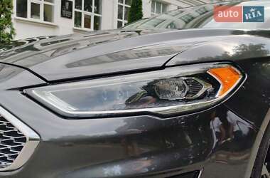 Седан Ford Fusion 2020 в 
