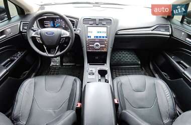 Седан Ford Fusion 2020 в 