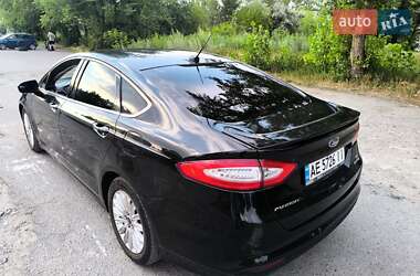 Седан Ford Fusion 2013 в 