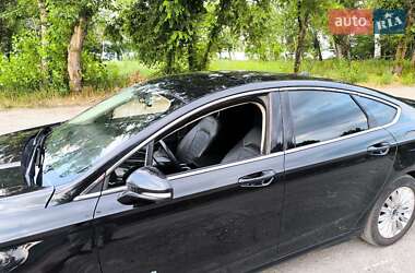 Седан Ford Fusion 2013 в 