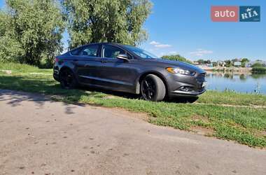 Седан Ford Fusion 2016 в 