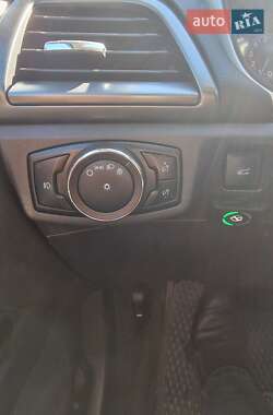 Седан Ford Fusion 2016 в 