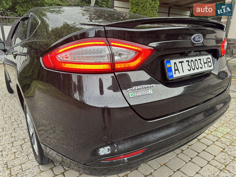 Седан Ford Fusion 2014 в Гвіздці