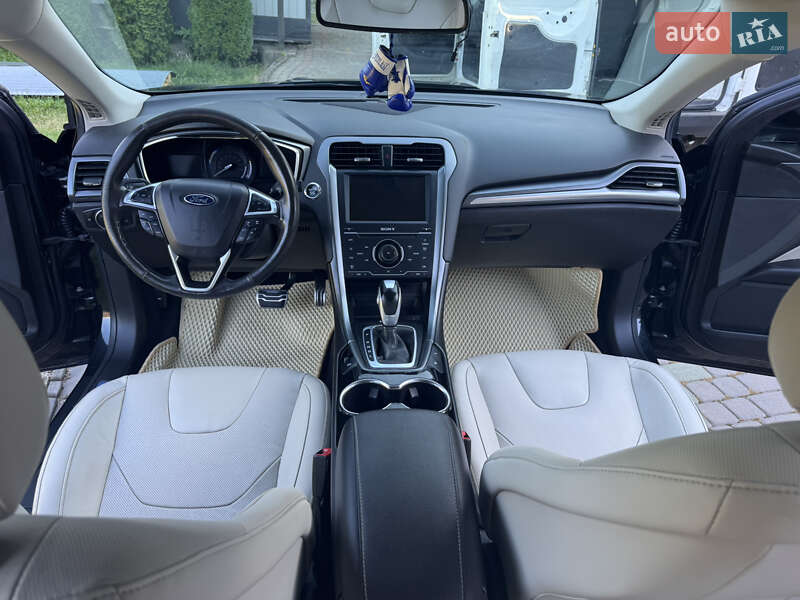 Седан Ford Fusion 2014 в Гвіздці