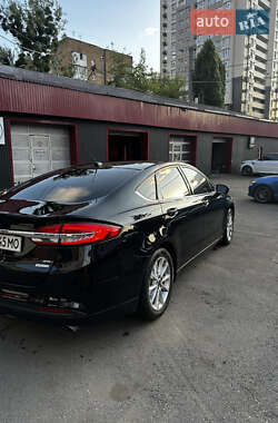 Седан Ford Fusion 2016 в 