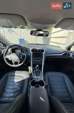 Седан Ford Fusion 2014 в 