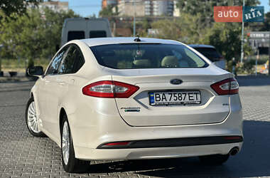 Седан Ford Fusion 2014 в 