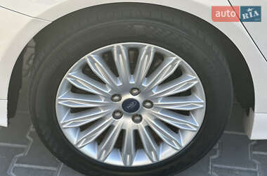 Седан Ford Fusion 2014 в 