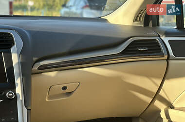 Седан Ford Fusion 2014 в 