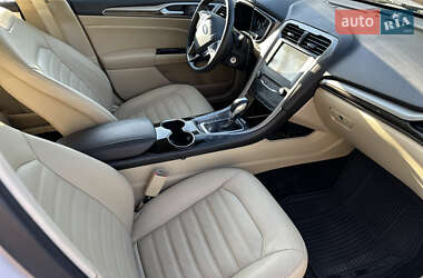 Седан Ford Fusion 2014 в 