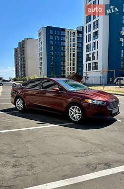 Седан Ford Fusion 2015 в 