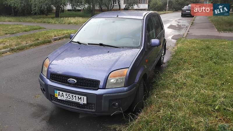 Хэтчбек Ford Fusion 2006 в 