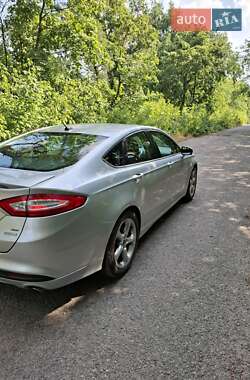 Седан Ford Fusion 2013 в 
