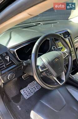 Седан Ford Fusion 2017 в 
