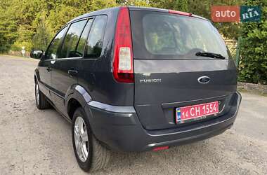 Хэтчбек Ford Fusion 2011 в 