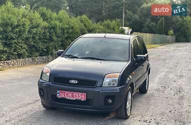 Хэтчбек Ford Fusion 2011 в 