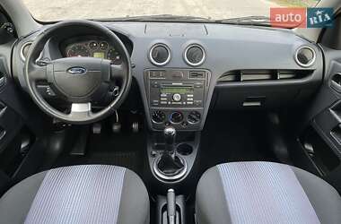 Хэтчбек Ford Fusion 2011 в 
