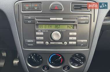 Хэтчбек Ford Fusion 2011 в 