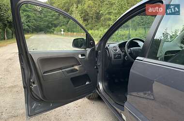 Хэтчбек Ford Fusion 2011 в 