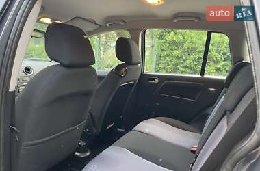 Хэтчбек Ford Fusion 2011 в 