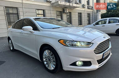 Седан Ford Fusion 2013 в 