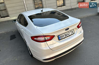 Седан Ford Fusion 2013 в 